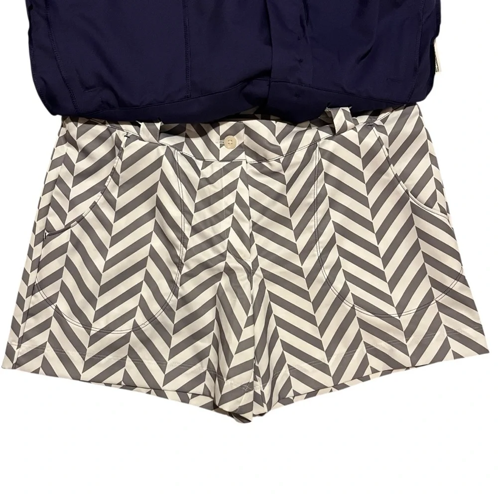 Nike golf skirt skort size 8 or Medium Gray & purple‎
